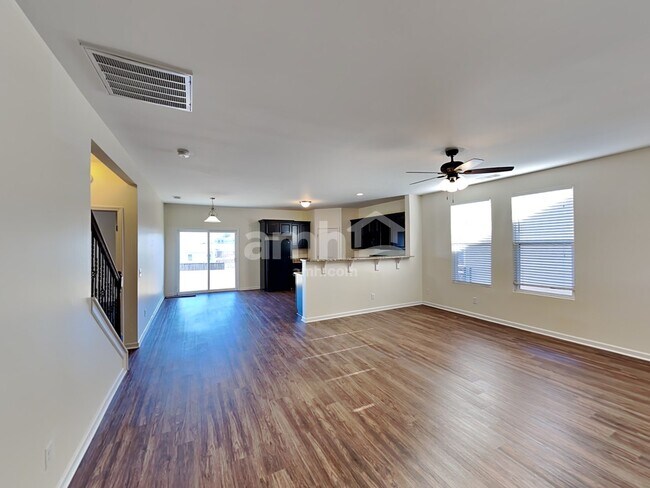 Foto del edificio - 1241 Riverbirch Way