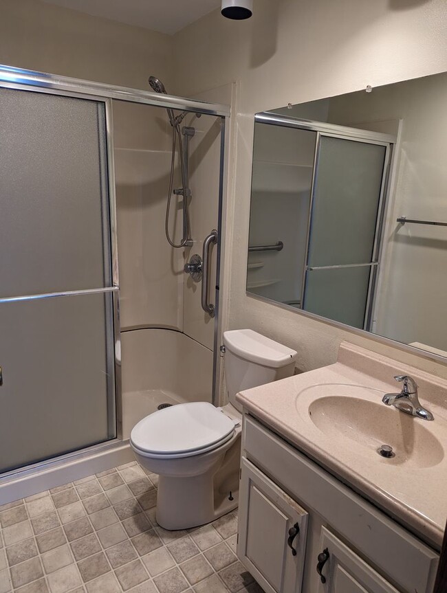 Foto del edificio - 2 bedroom, 1 bath condo in La Porte City