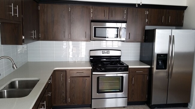 Foto del edificio - Southside Flats Recently Renovated 3 bedro...