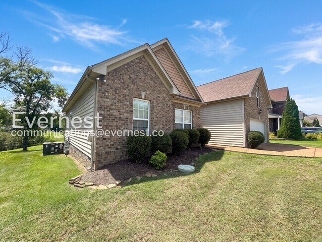 Foto del edificio - 3-Bed/2-Bath Home with Fireplace and 2-Car Garage/Available Now!
