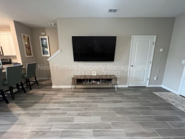 Building Photo - 2650 Sandy Dune Dr