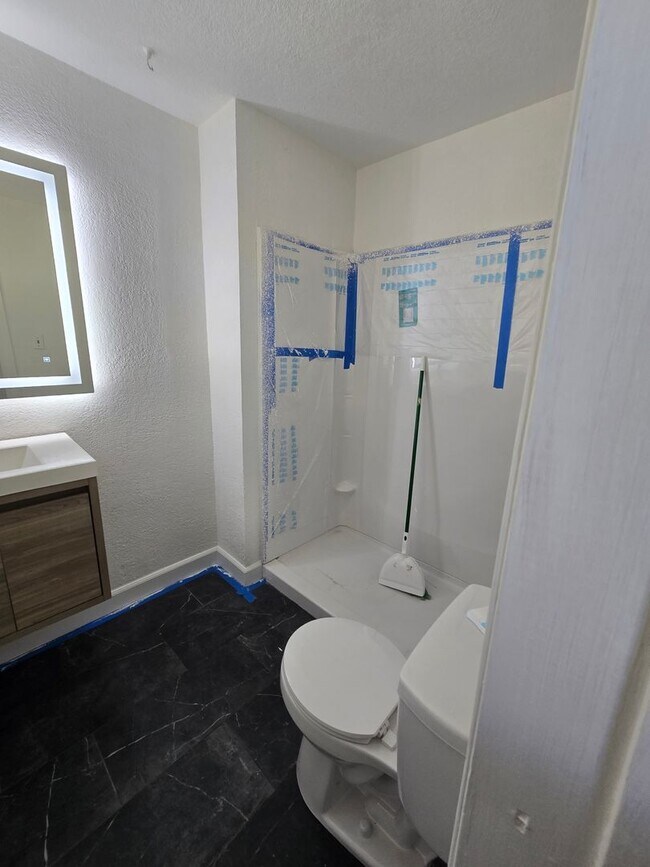 Foto del edificio - 1 BEDROOM/1 BATH FOR RENT