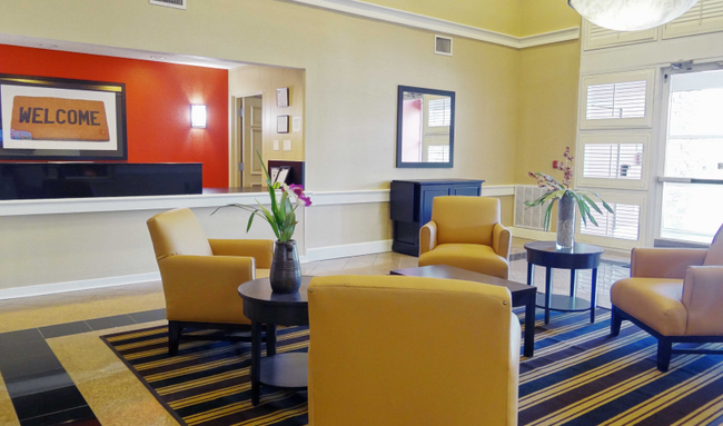 Lobby and Guest Check-in - Furnished Studio - Indianapolis