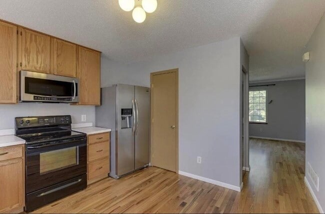 Building Photo - 13073 Crimson clover ln