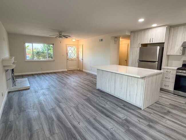 Building Photo - West Oxnard Home For Rent