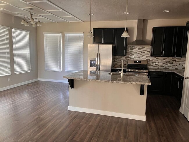 Building Photo - Beautiful Daybreak home for rent!