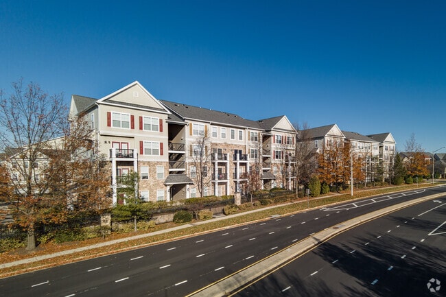 Building Photo - Stonegate At Faircrest