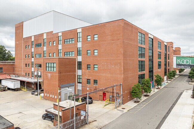 Foto del edificio - Petersburg ArtistSpace Lofts