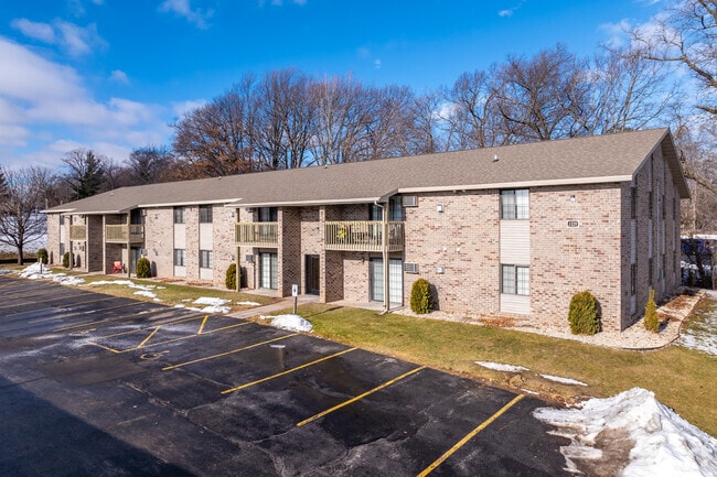 Primary Photo - Mission Hill Apartments