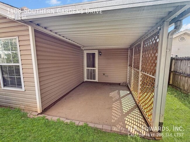 Foto del edificio - 1408 Southern Gardens Dr