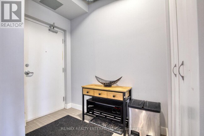 Photo du bâtiment - 36 Regina St N