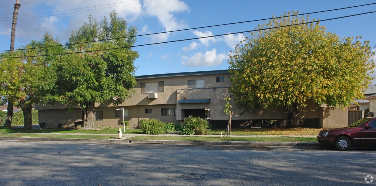 Foto del edificio - Ambassador Apartments