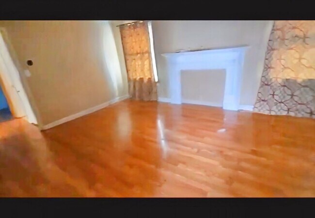 Foto del edificio - Beautiful 3 Bedroom!!!