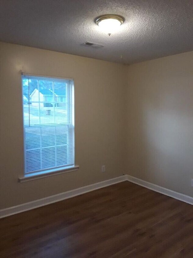 167 Hidden Hill Rd, Spartanburg, SC 29301 Room for Rent in