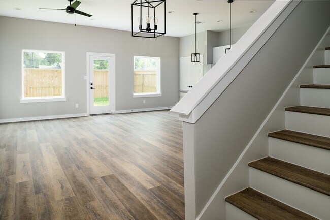 Foto del edificio - 417 Stonework Garden Ln