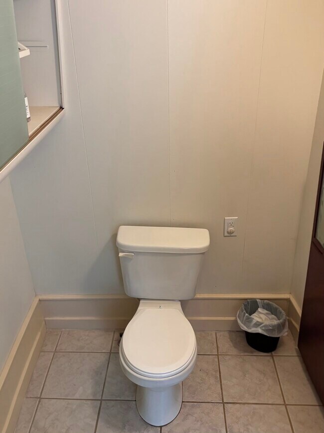 baño 1 - 20 Short Ave