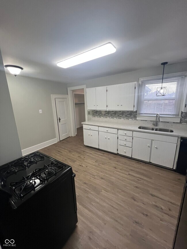 Building Photo - 2707 E Lynn St