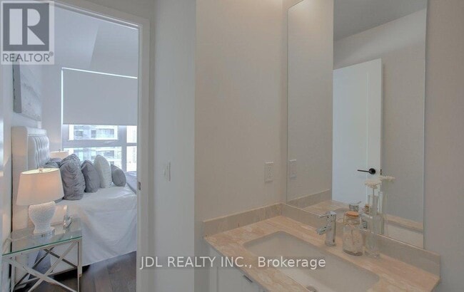 Building Photo - 4055 Parkside Village Dr