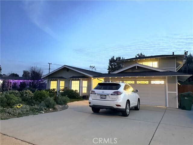 Foto del edificio - 2734 Grove