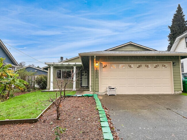 Foto del edificio - Coming soon! Remodeled 3-bdr/2-bath Overlook ranch w/ fireplace, excellent location
