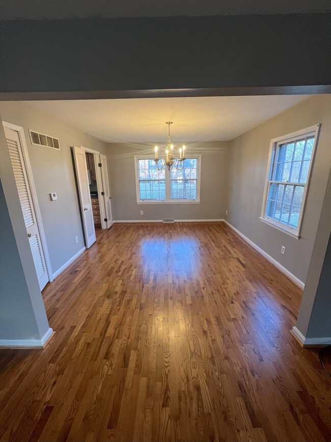 Dining room - 43 Creekwood Sq