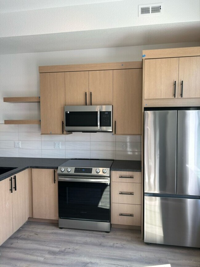 Foto del edificio - Newer Build in Downtown Loveland Apartments!