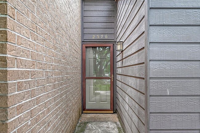 Building Photo - 2376 Gemini St