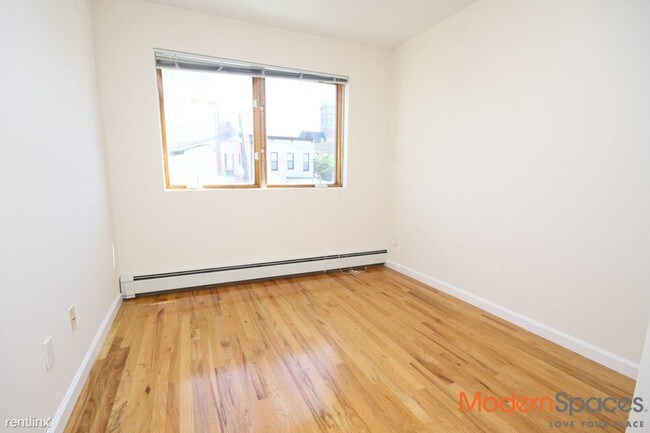 Building Photo - 2847 42nd St