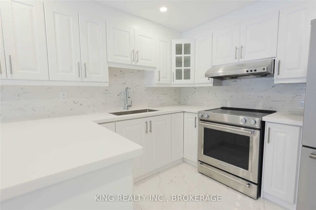 Building Photo - 104 Forest Edge Cres