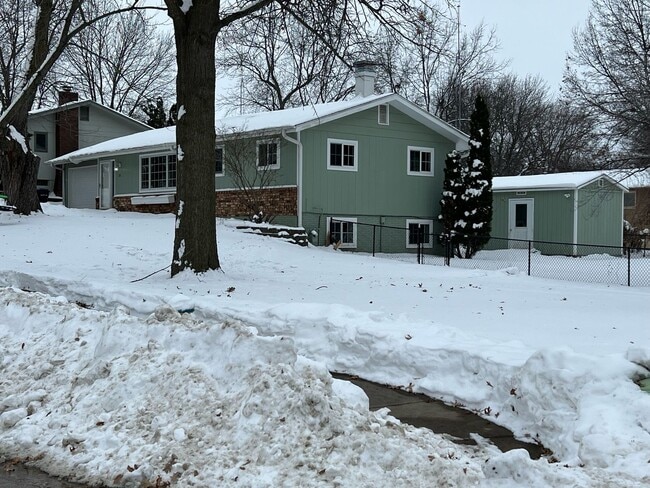 Building Photo - Rent $1850; 4 Bed ranch style home