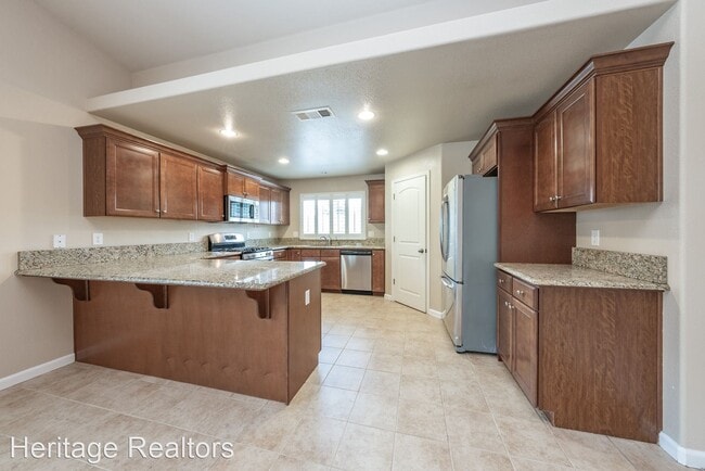 Building Photo - 4 br, 2 bath House - 1735 W Hopkins Dr