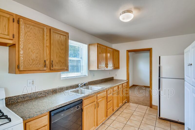 Foto principal - 2714 Grove St