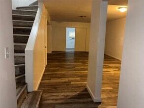 Building Photo - 1358 W 69th St