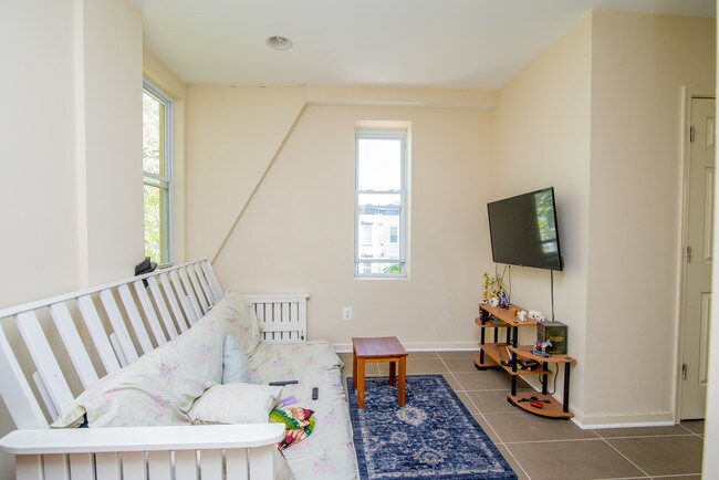 Foto del edificio - 1800 Newton St NW