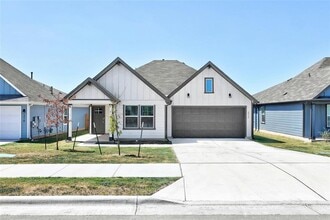 Building Photo - 212 Sweetwater Crk Ln