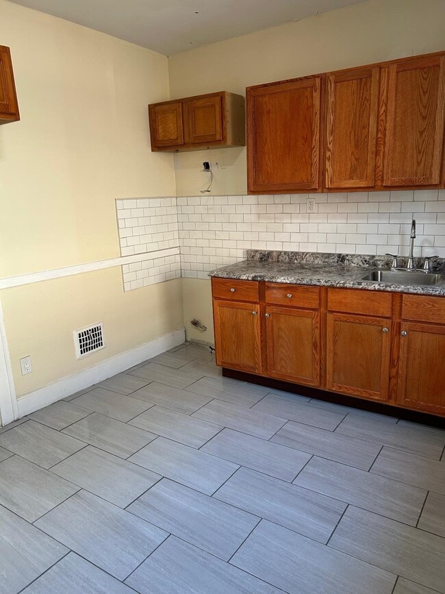 Foto del edificio - 2985 W Grand St