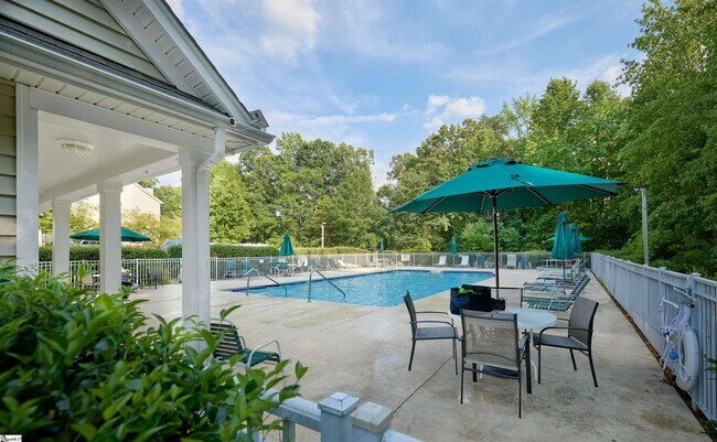 Foto del edificio - 307 Woodruff Lake Way