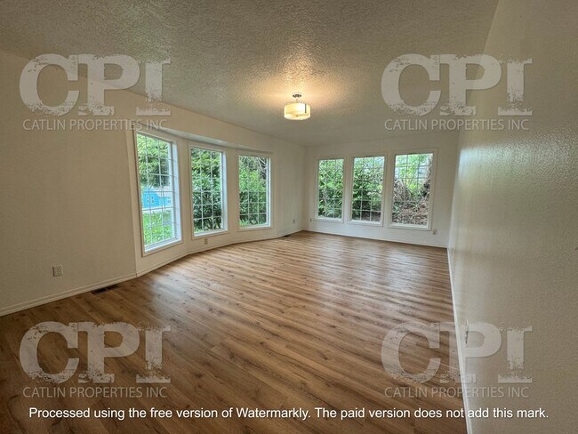 Foto del edificio - 303 Nevada Dr