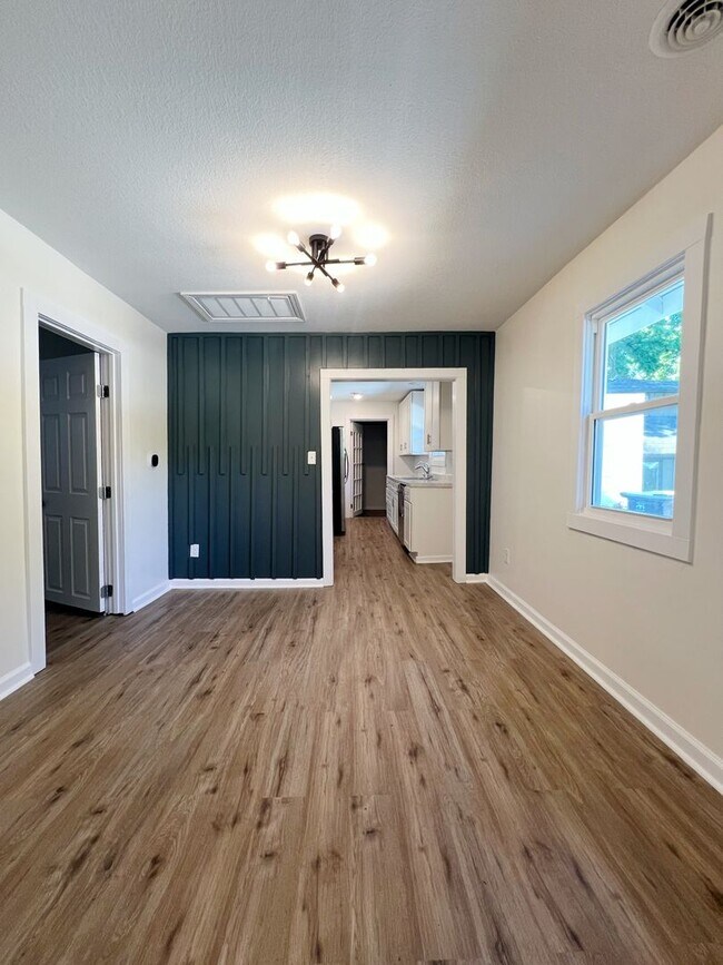 Foto del edificio - Charming Renovated Bungalow in Waldo – Mod...