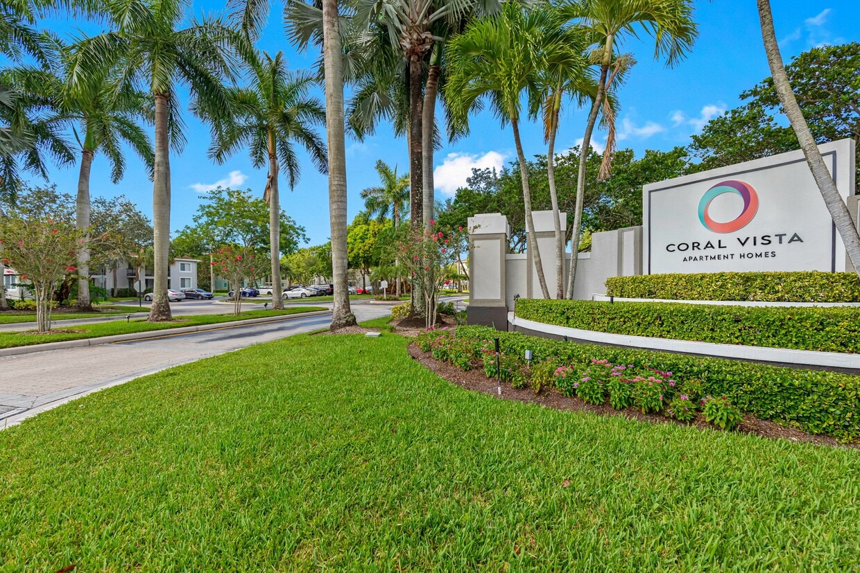 Coral Vista Apartments in Tamarac, FL