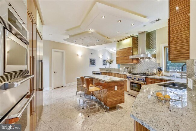 Foto del edificio - 6600 80th Pl