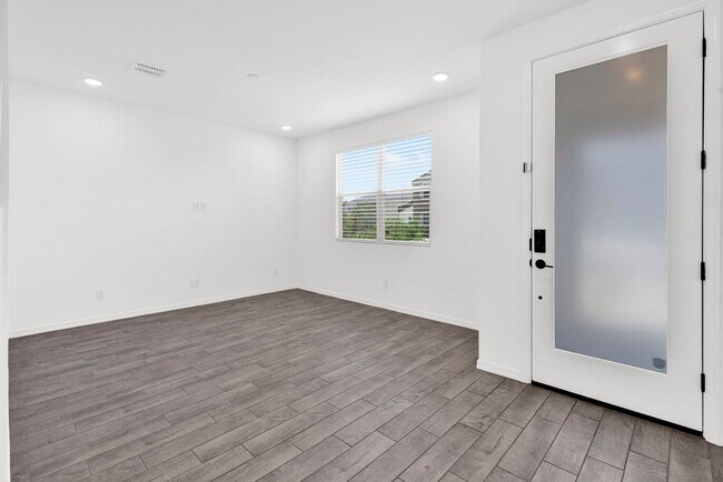 Building Photo - Newly Built 4-bed / 2.5 Bath Home in Quiet...