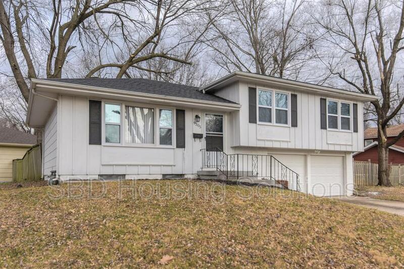 Foto principal - 9305 Manchester Ave