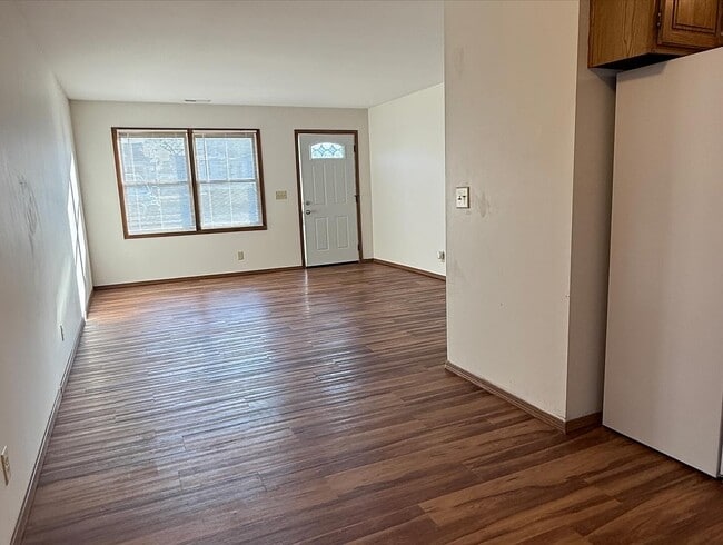 Foto del edificio - 910 N Meridian St Rd