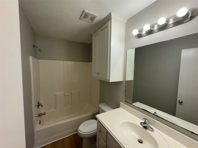 Foto del edificio - 16324 Sun View Ln
