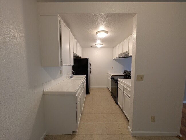 Foto del edificio - 9227 Kelley Dr