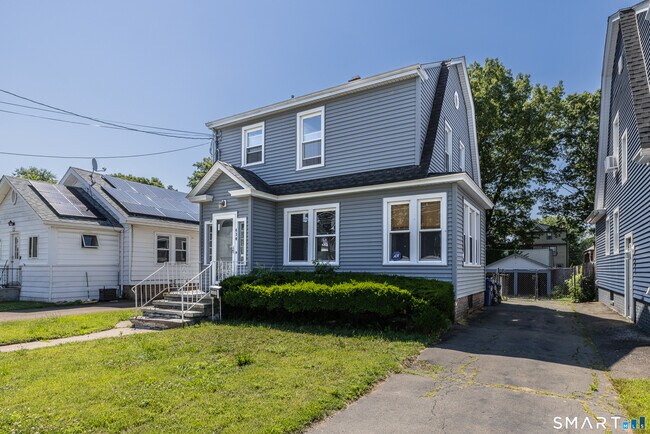 Building Photo - 430 Blohm St
