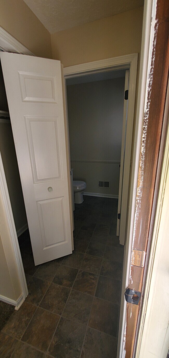 1110 Timbercreek Dr Unit 6, Grand Ledge, MI 48837 Condo for Rent in