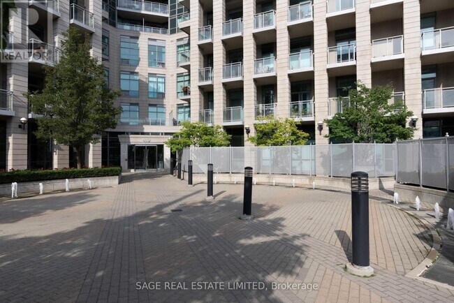 Building Photo - 410 Queens Quay W
