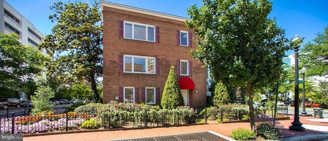 Foto del edificio - 837 New Hampshire Ave NW